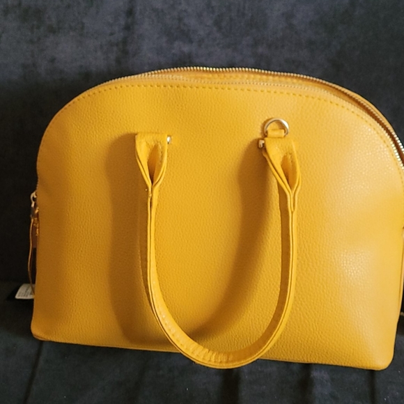 Mustard, Bebe Jenna Pebble Medium Dome - Picture 5 of 5